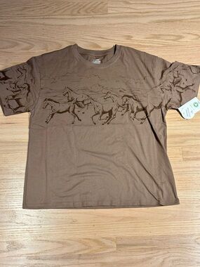 NWT Organic Collective Brown running Horse Graphic T-Shirt - M